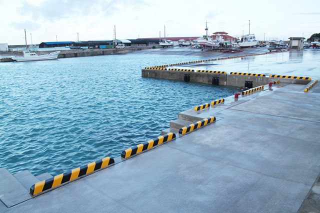 奥武島漁港の物揚場を新設